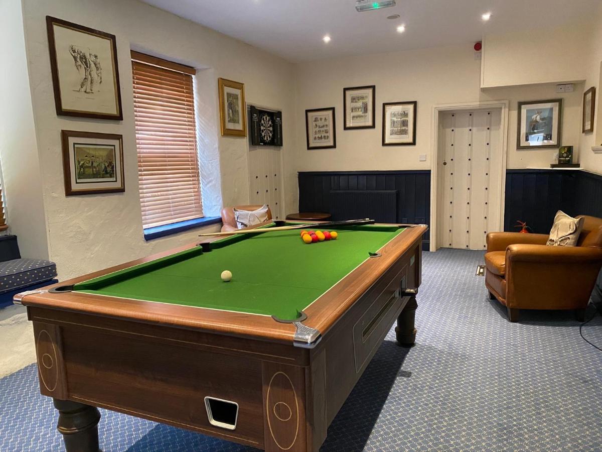 The White Hart 3*